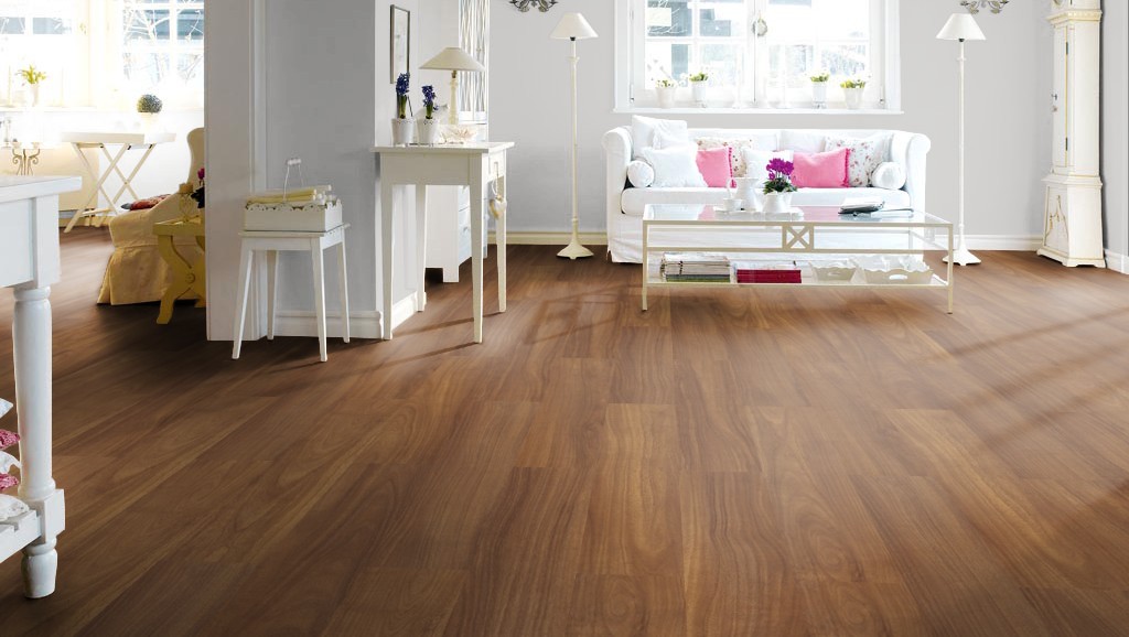 Ламинат Haro Tritty 100 Ироко 529052 фото в интерьере Ламинат Haro Tritty 100 Ироко 529052 фото в интерьере